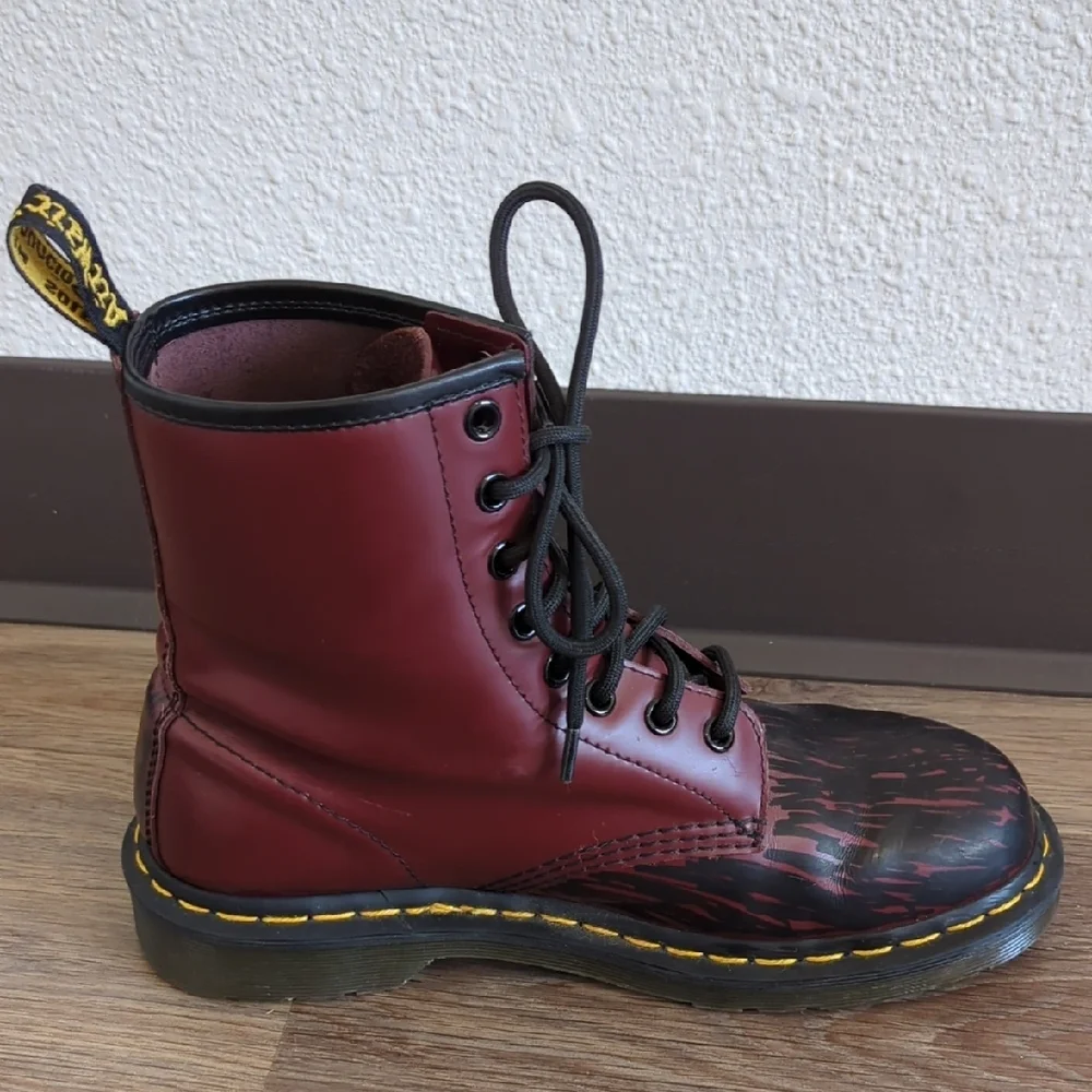 Dr. Martens 1460 SMOOTH LEATHER LACE UP BOOTS - Cherry Red Smooth - Size 7 - Picture 8 of 12